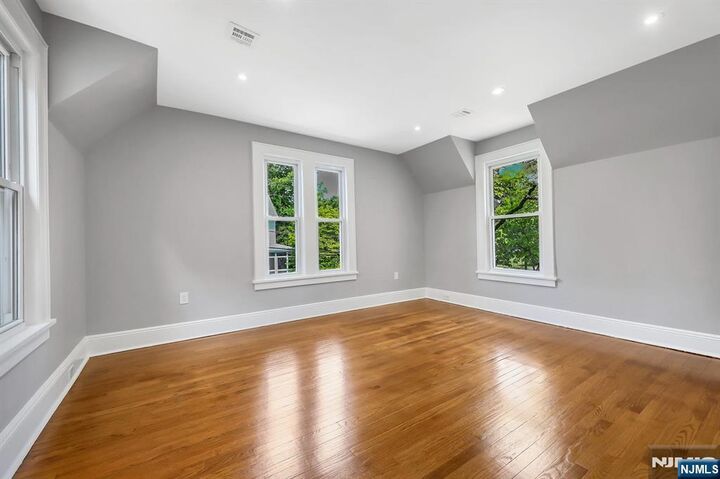 Property Photo:  40 Legion Place 2nd Floor  NJ 07624 