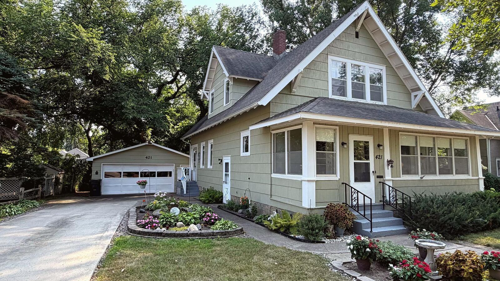 Property Photo:  421 W Vernon Avenue  MN 56537 