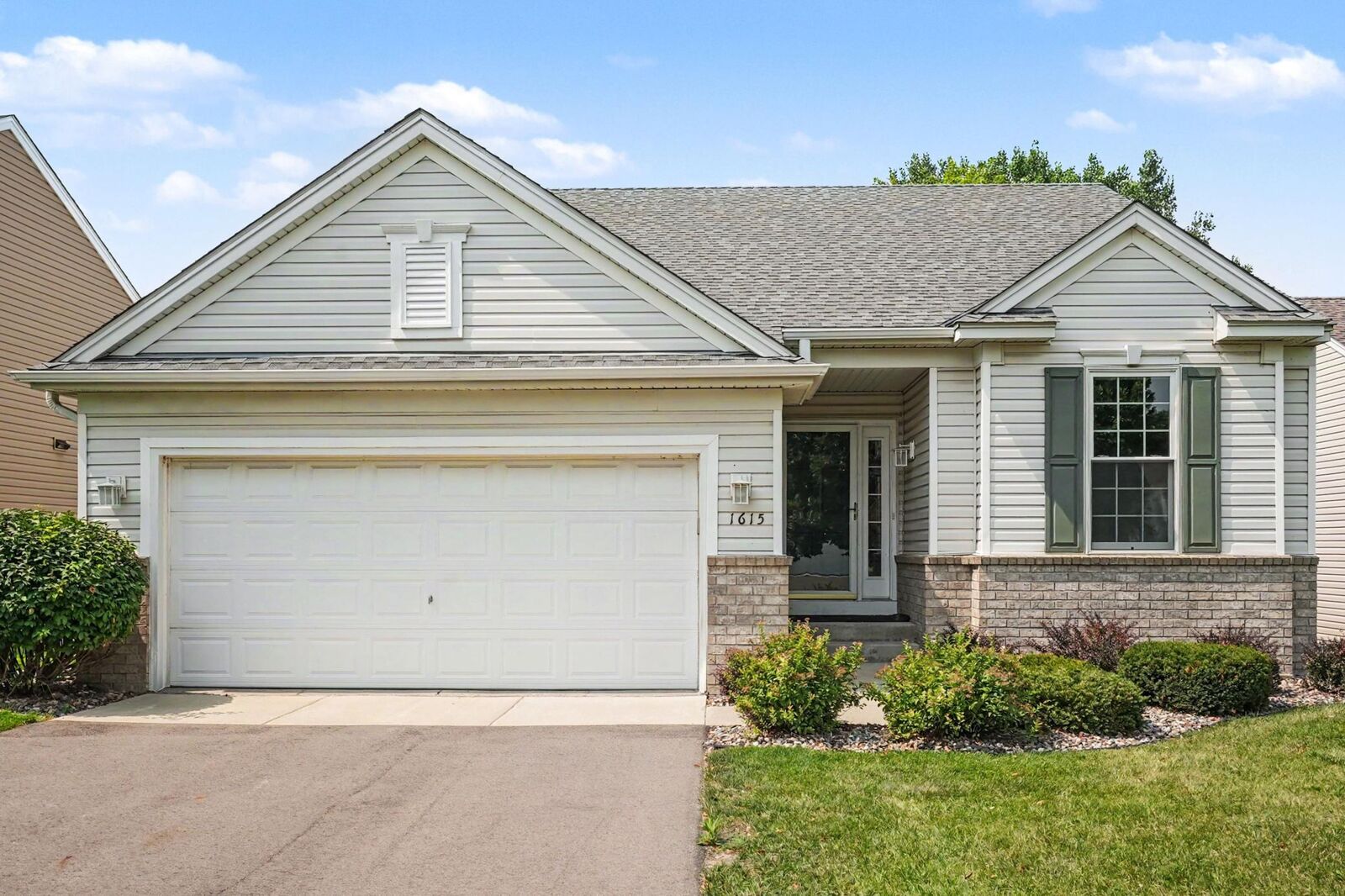 Property Photo:  1615 Johnny Cake Ridge Lane L  MN 55122 