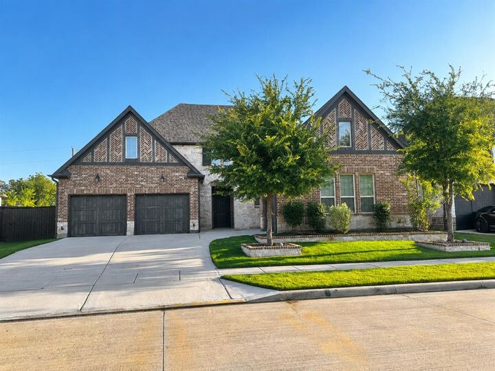 Property Photo:  2700 Castlebridge  TX 75056 