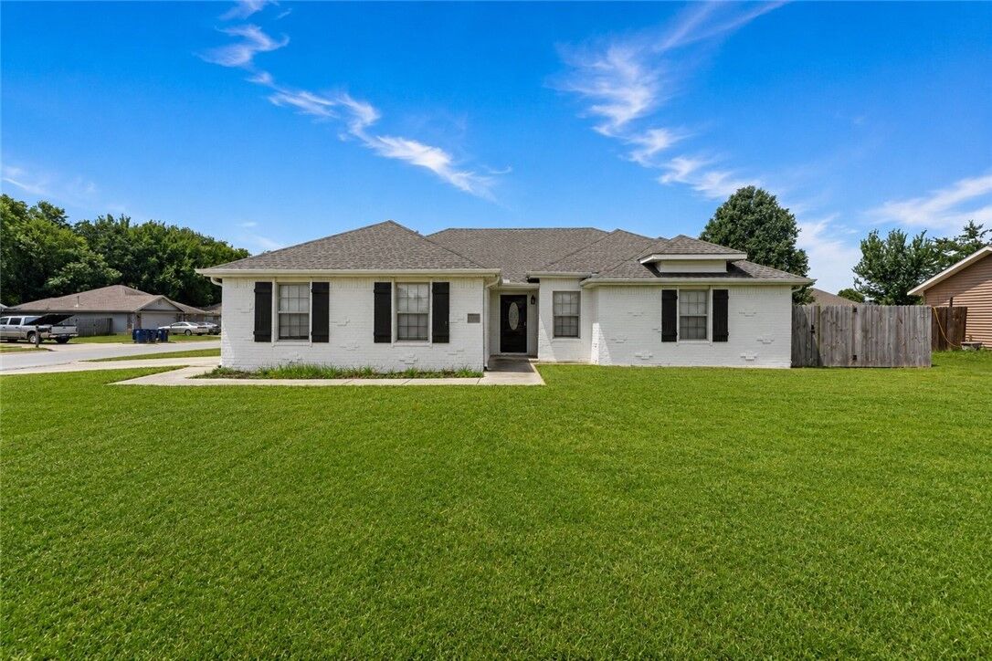 Property Photo:  1600 Whirlaway Lane  AR 72753 