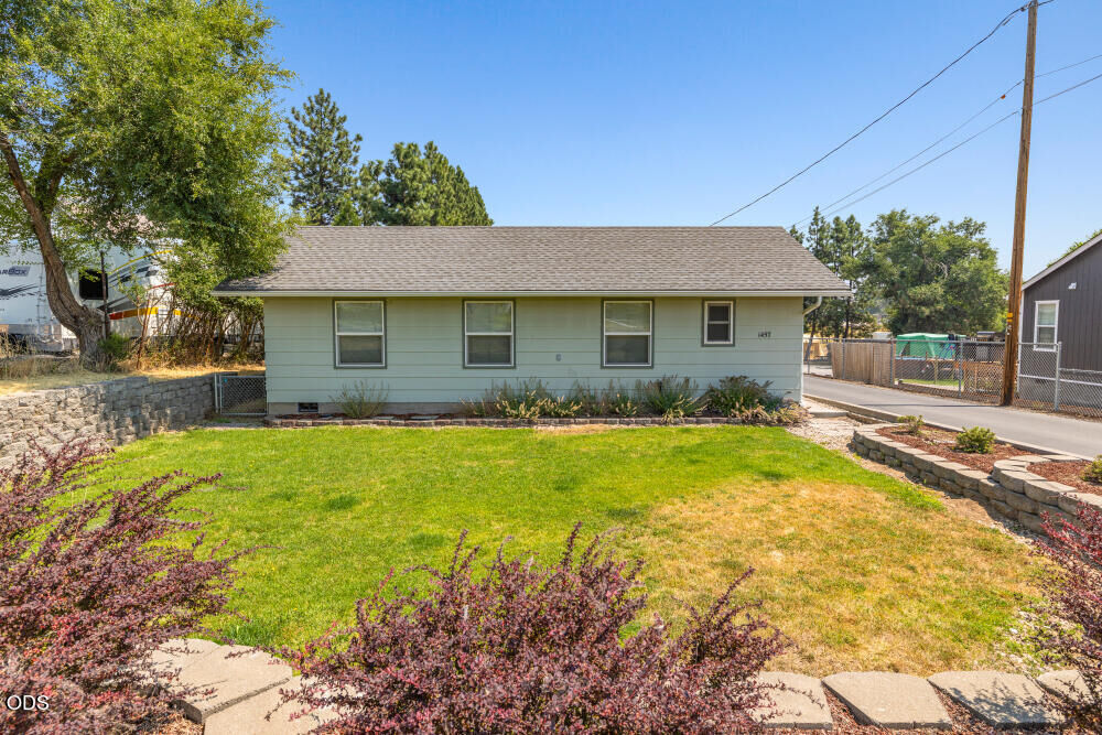 Property Photo:  1457 Homedale Road  OR 97603 