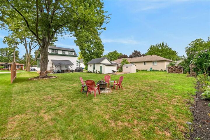 Property Photo:  176 Cross Street E  ON N1A 1B8 