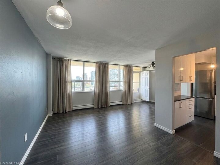 Property Photo:  15 Nicklaus Drive 910  ON L8K 5J5 