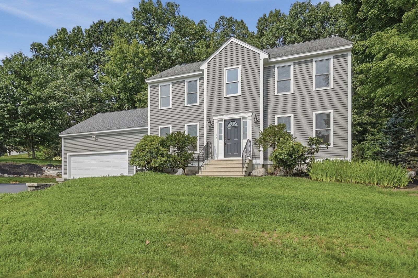 Property Photo: 22 Wachusett Cir MA 01545
