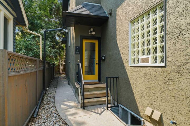 435 13 Avenue NE 2 — photo 1