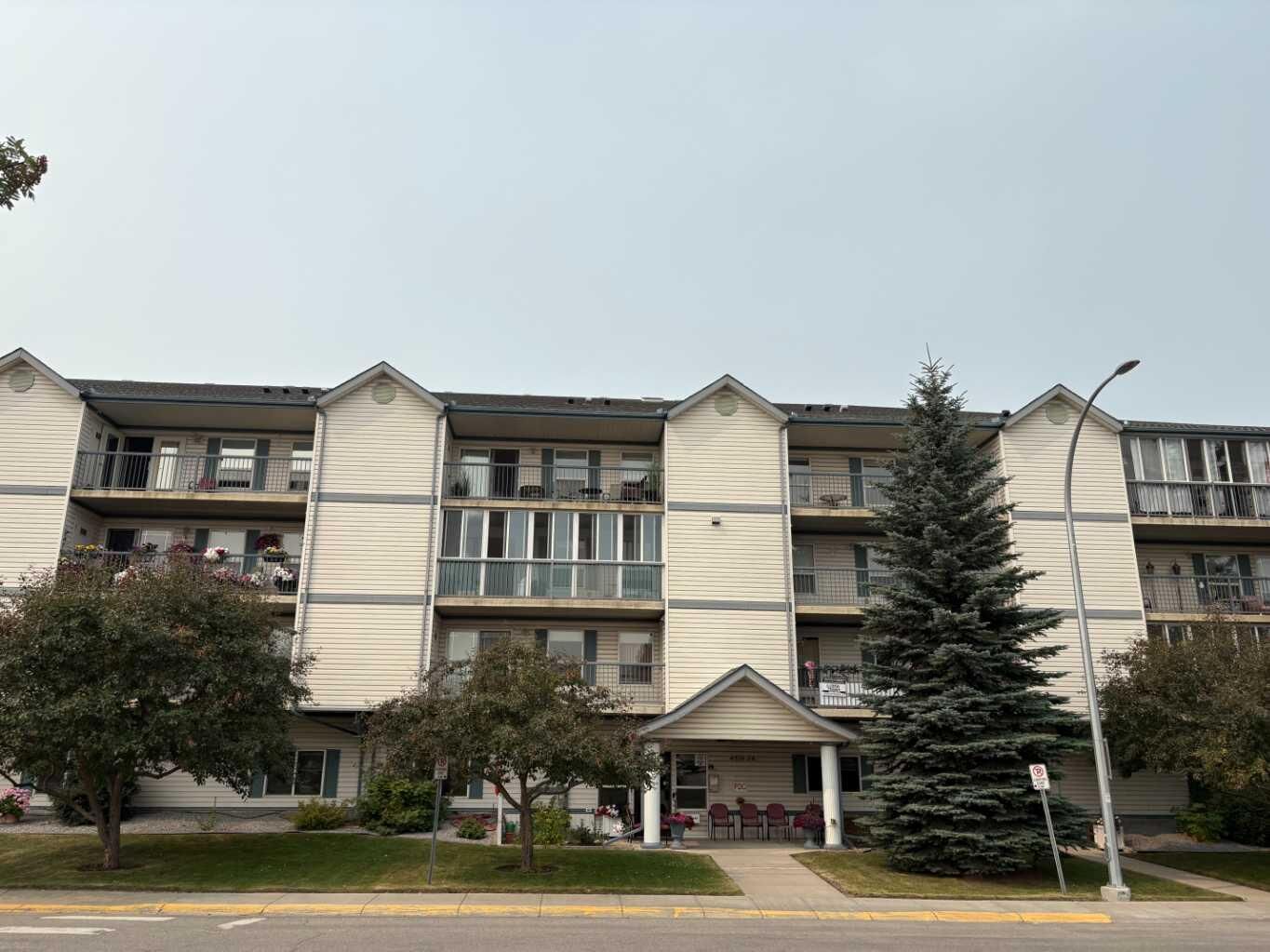 Property Photo: 4514 54 Avenue 209 AB T4H 1W5