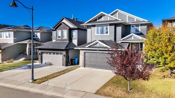 Property Photo: 76 Evanspark Circle NW AB T3P 0B4