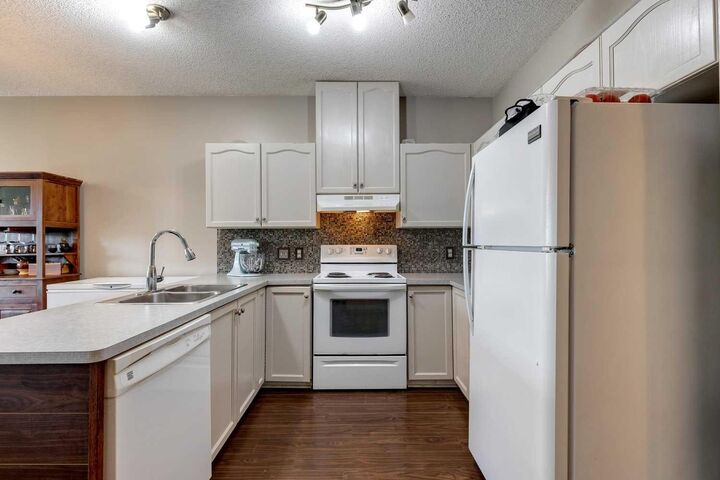 Property Photo:  1920 14 Avenue NE 119  AB T2E 8V4 