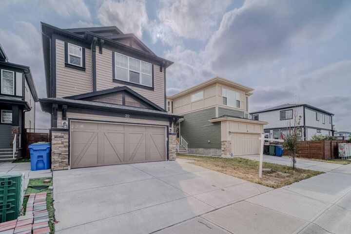 Property Photo: 22 Sage Bluff Heights NW AB T3R 0X9