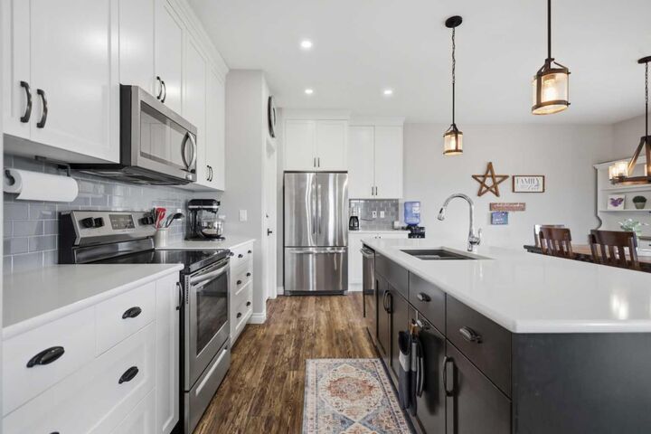 Property Photo:  217 Augustus Way  AB T0M 1R0 