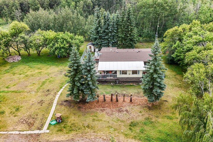 Property Photo: 20319 Township Road 382 AB T0C 2L0