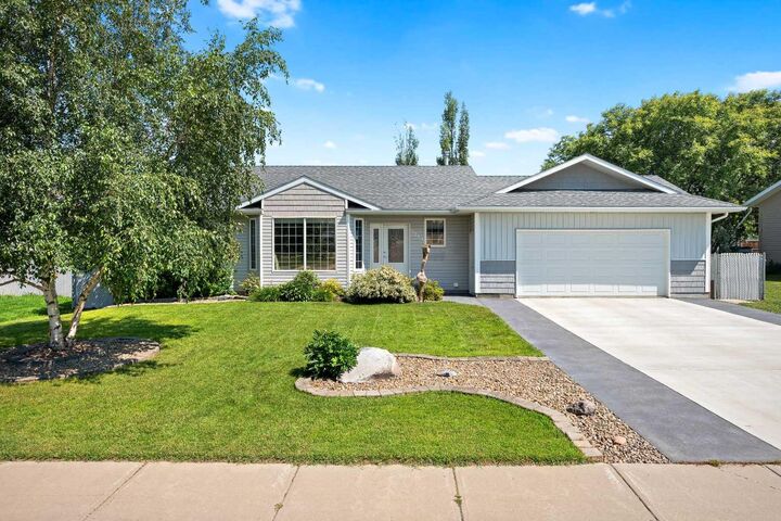 Property Photo:  5014 53 Avenue  AB T0B 2P0 
