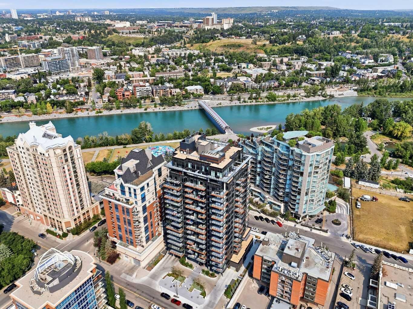 Property Photo: 730 2 Avenue SW 1213 AB T2P 1R8