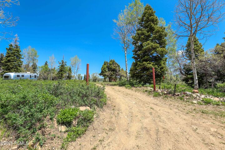 Property Photo: 1172 W Maple Place UT 84017