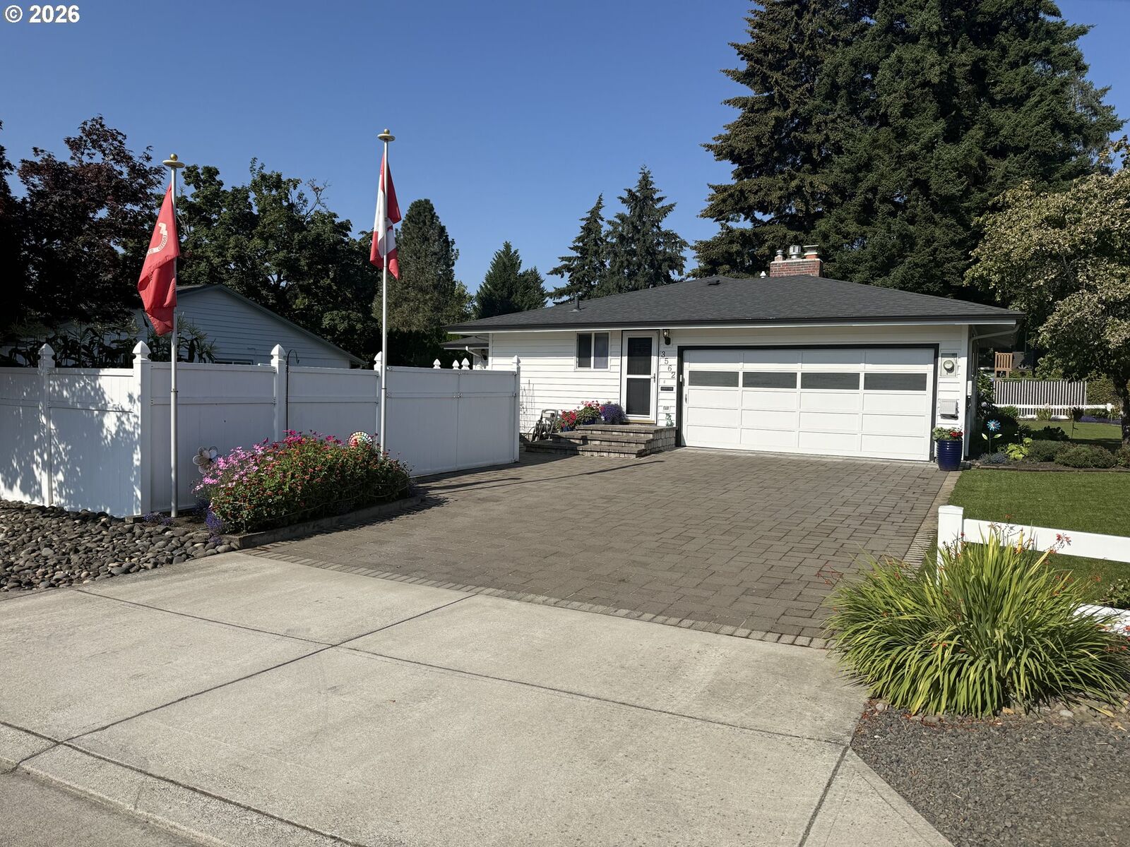 Property Photo:  3562 SE Cedar St  OR 97123 