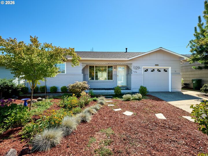 Property Photo:  1104 Stanfield Rd  OR 97071 