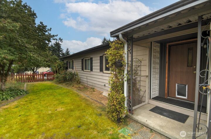 Property Photo:  5530  Asotin Lane SE  WA 98503 