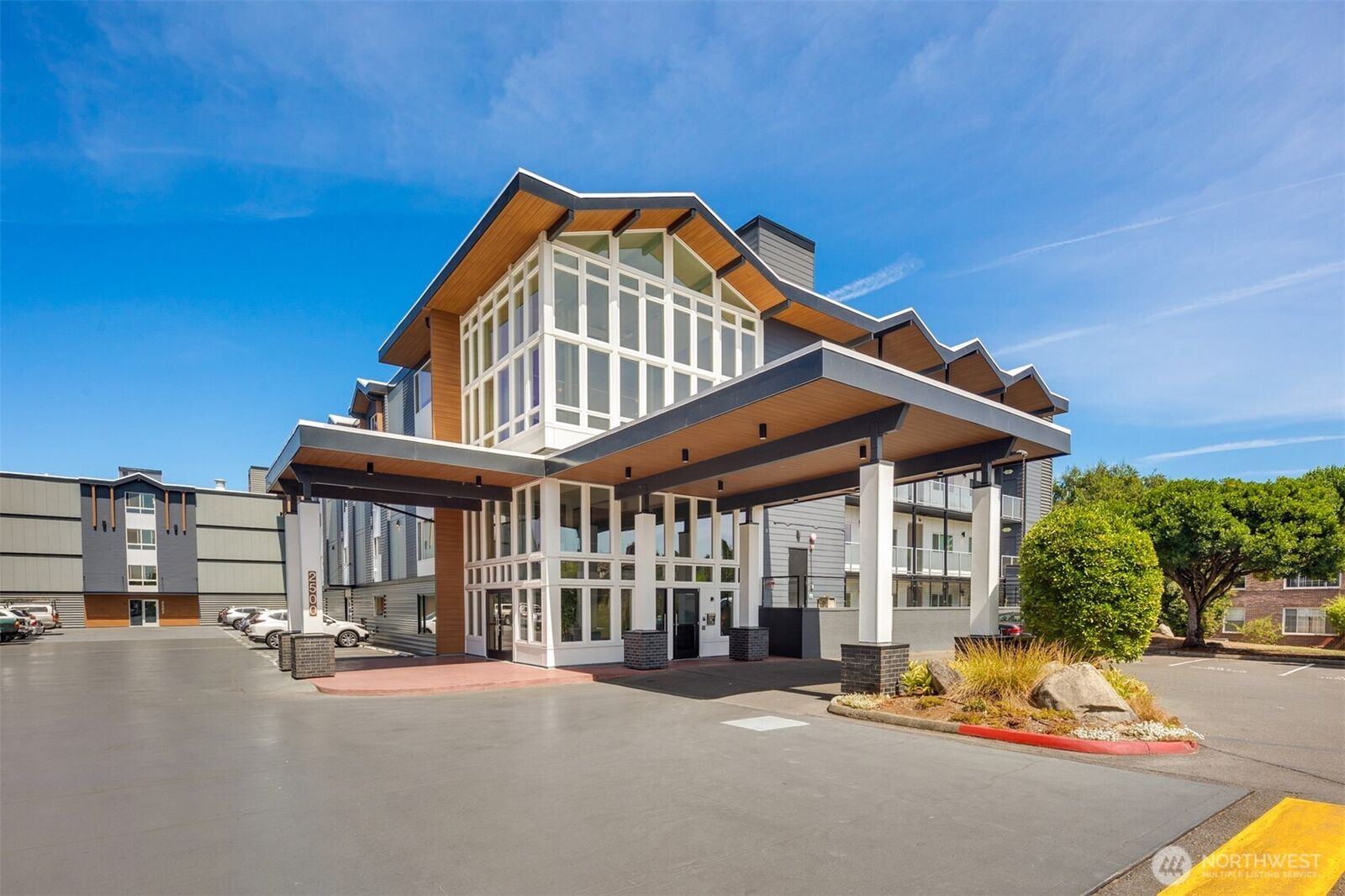 Property Photo:  2501  Canterbury Lane E 320  WA 98112 