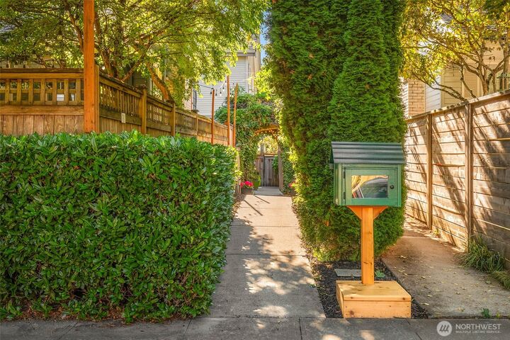 Property Photo: 5615 Fauntleroy Way SW WA 98136