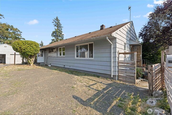 Property Photo:  1530 N Wycoff Avenue  WA 98312 