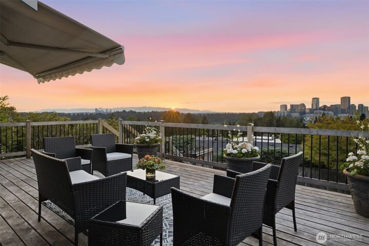 Property Photo:  12168 SE 17th Place  WA 98005 
