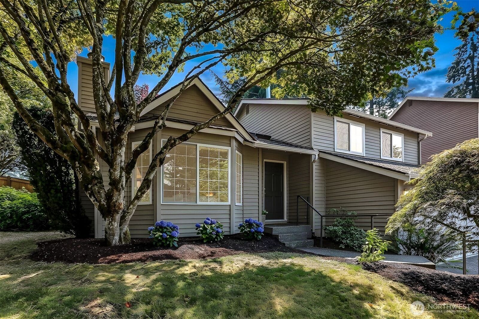 Property Photo:  14855 SE 10th Place  WA 98007 