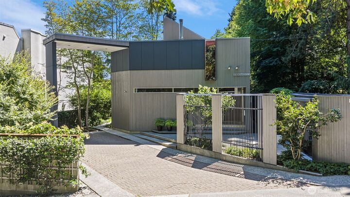 Property Photo:  3701 E Alder Street  WA 98122 