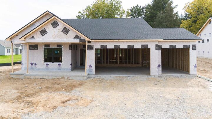 Property Photo: 507 Ridge Court WI 53576