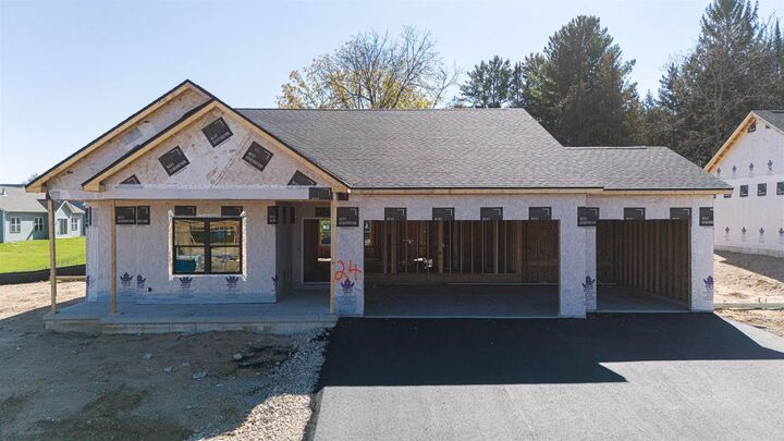 Property Photo: 507 Ridge Court WI 53576