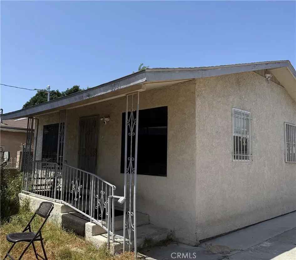 Property Photo:  2521 E 129th  CA 90222 