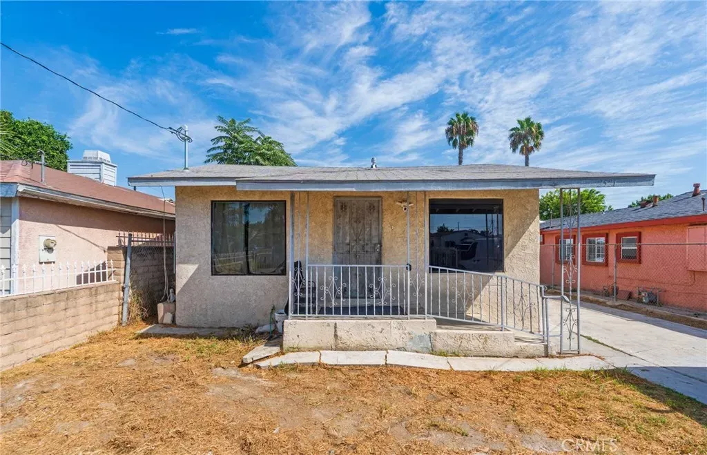 Property Photo:  2521 E 129th  CA 90222 