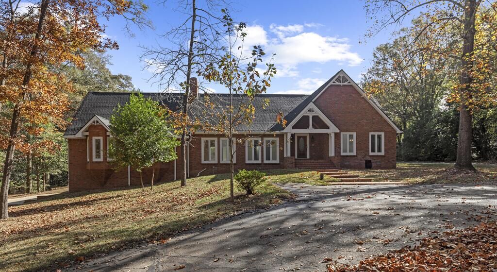 Property Photo:  714 N Shady Lane  AL 36303 