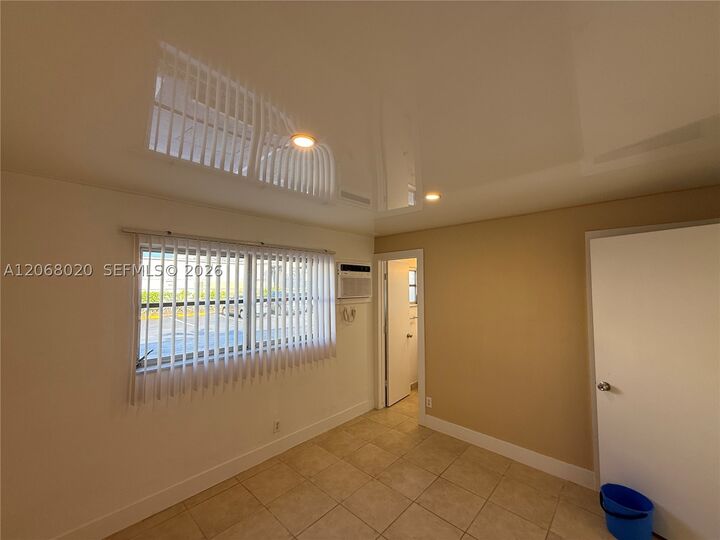 Property Photo:  5168 NE 6th Ave 407  FL 33334 