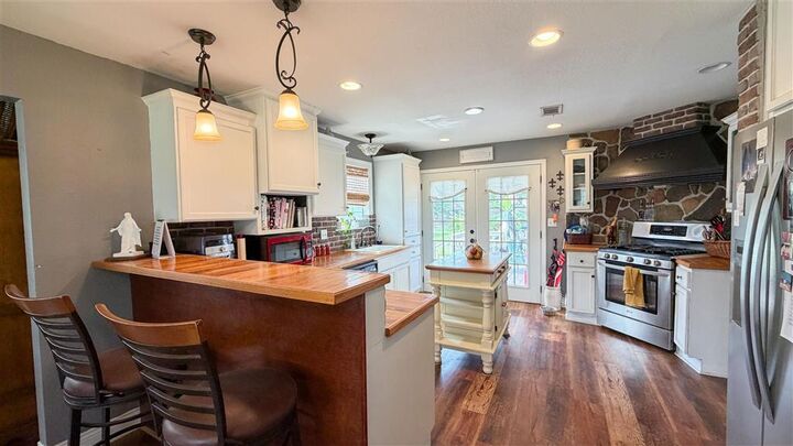 Property Photo: 2730 Tealwood Drive LA 70663