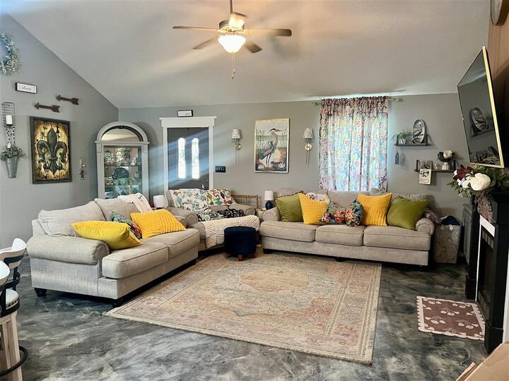 Property Photo: 714 Gateway LA 70611