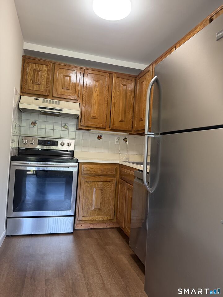 Property Photo:  1310 Berlin Turnpike 312  CT 06109 
