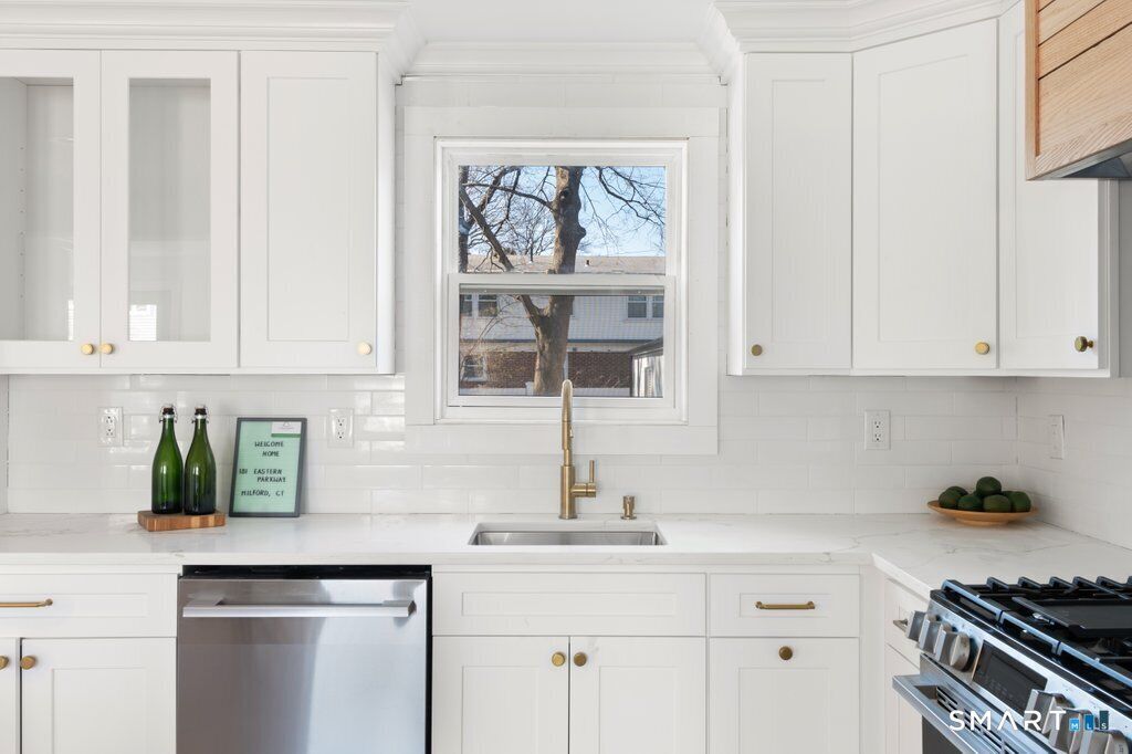 Property Photo: 181 Eastern Parkway CT 06460