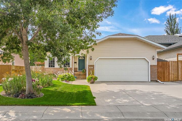 Property Photo:  414 Sumner Lane  SK S7L 7L9 