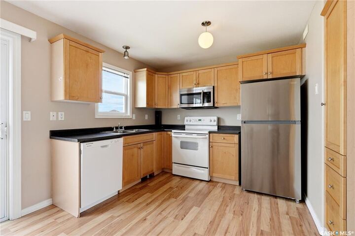 Property Photo:  118 Pawlychenko Lane 52  SK S7V 1K1 