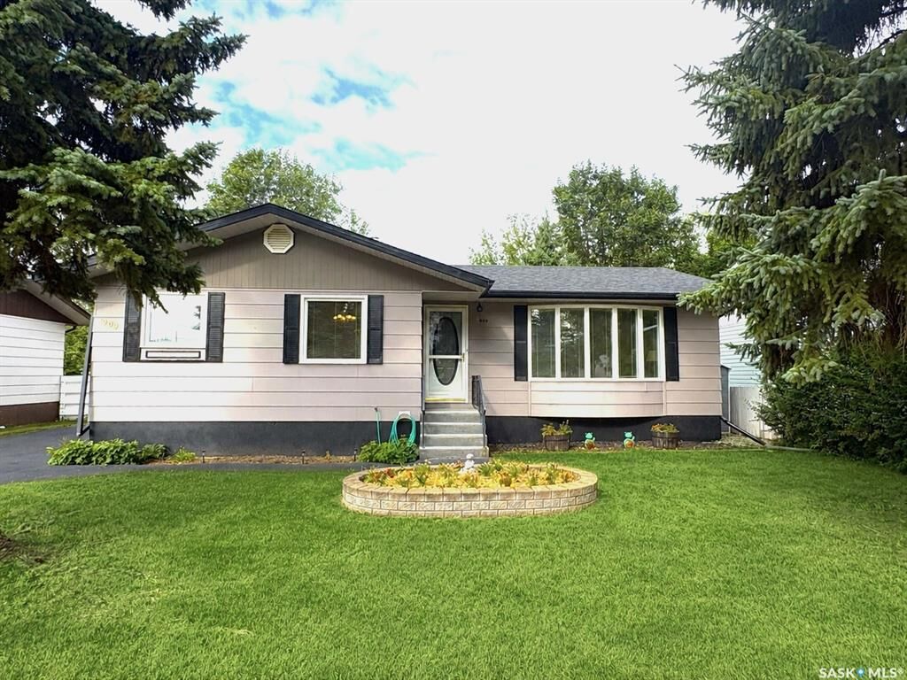 Photo de la propriété:  909 14th Street  SK S0K 2A0 
