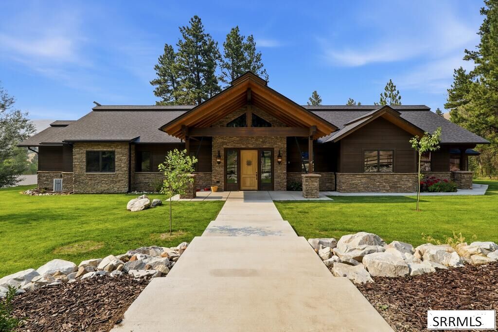 Property Photo:  7 Delaney Lane  ID 83466 