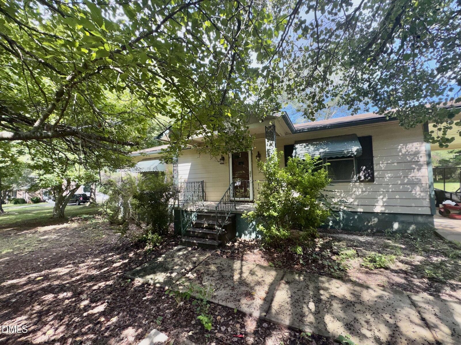 Property Photo: 362 Country Acres Road NC 27537