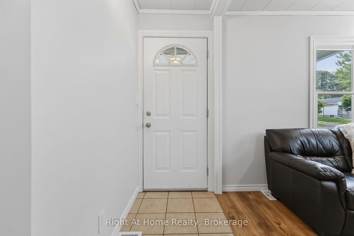Property Photo: 127 Montrave Avenue ON L1J 4R6