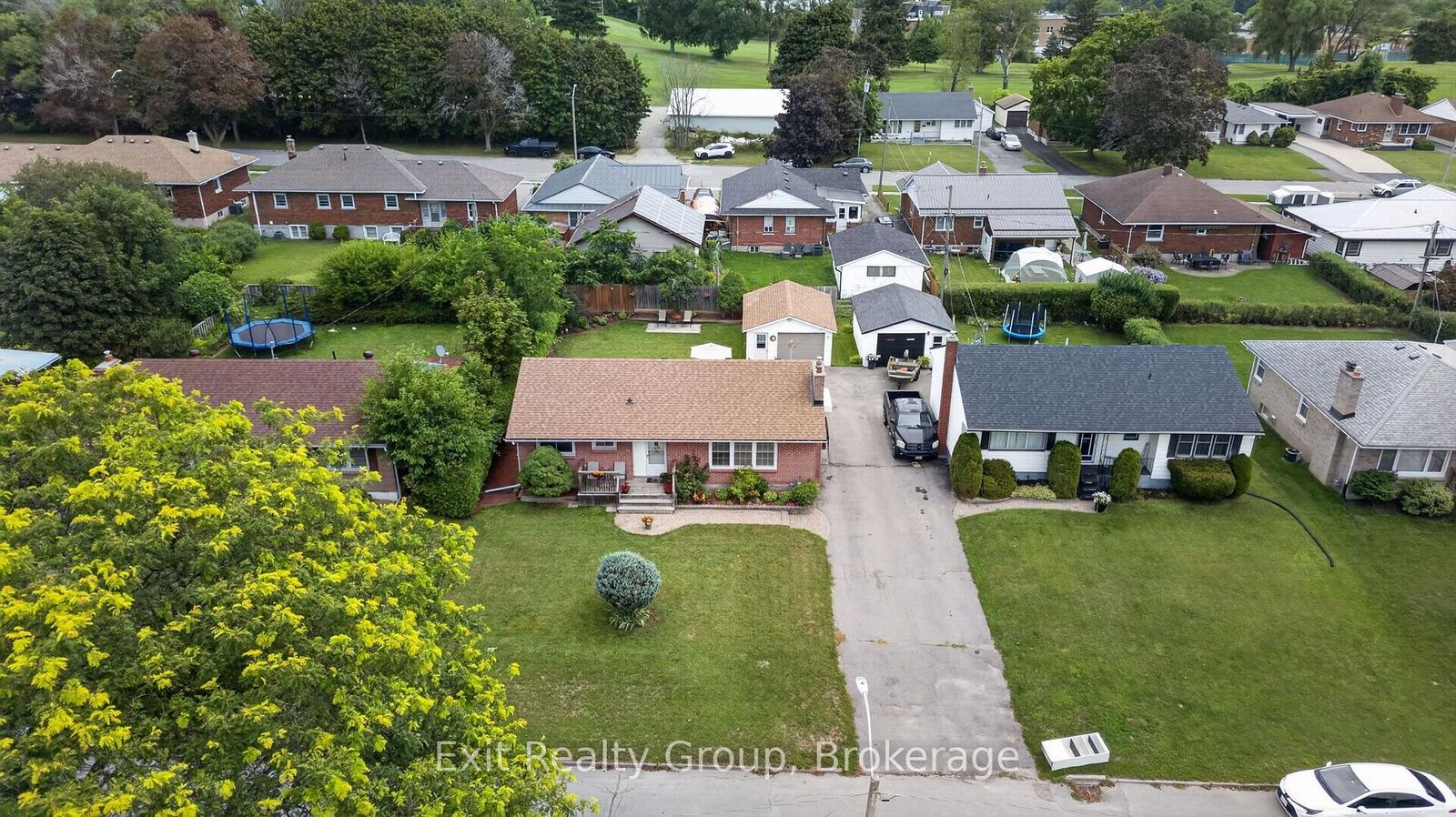 Property Photo:  41 Second Avenue  ON K8V 5M5 