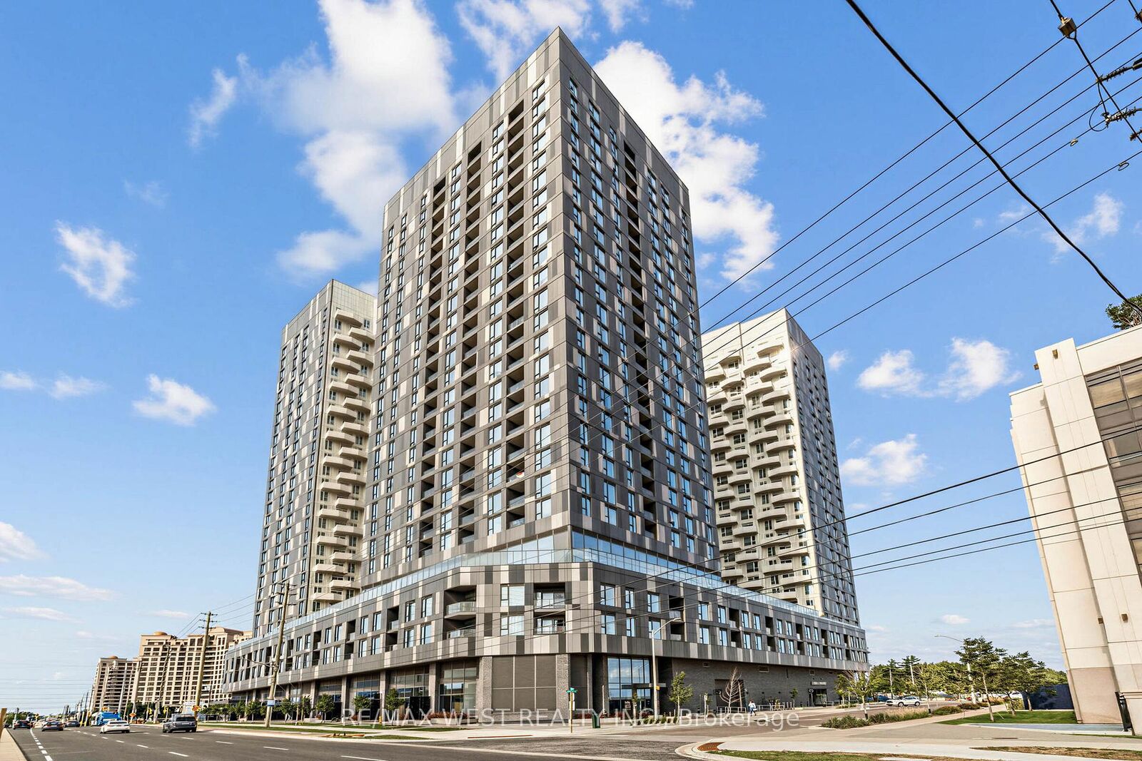 Property Photo:  10 Abeja Street 1516  ON L4K 0R4 