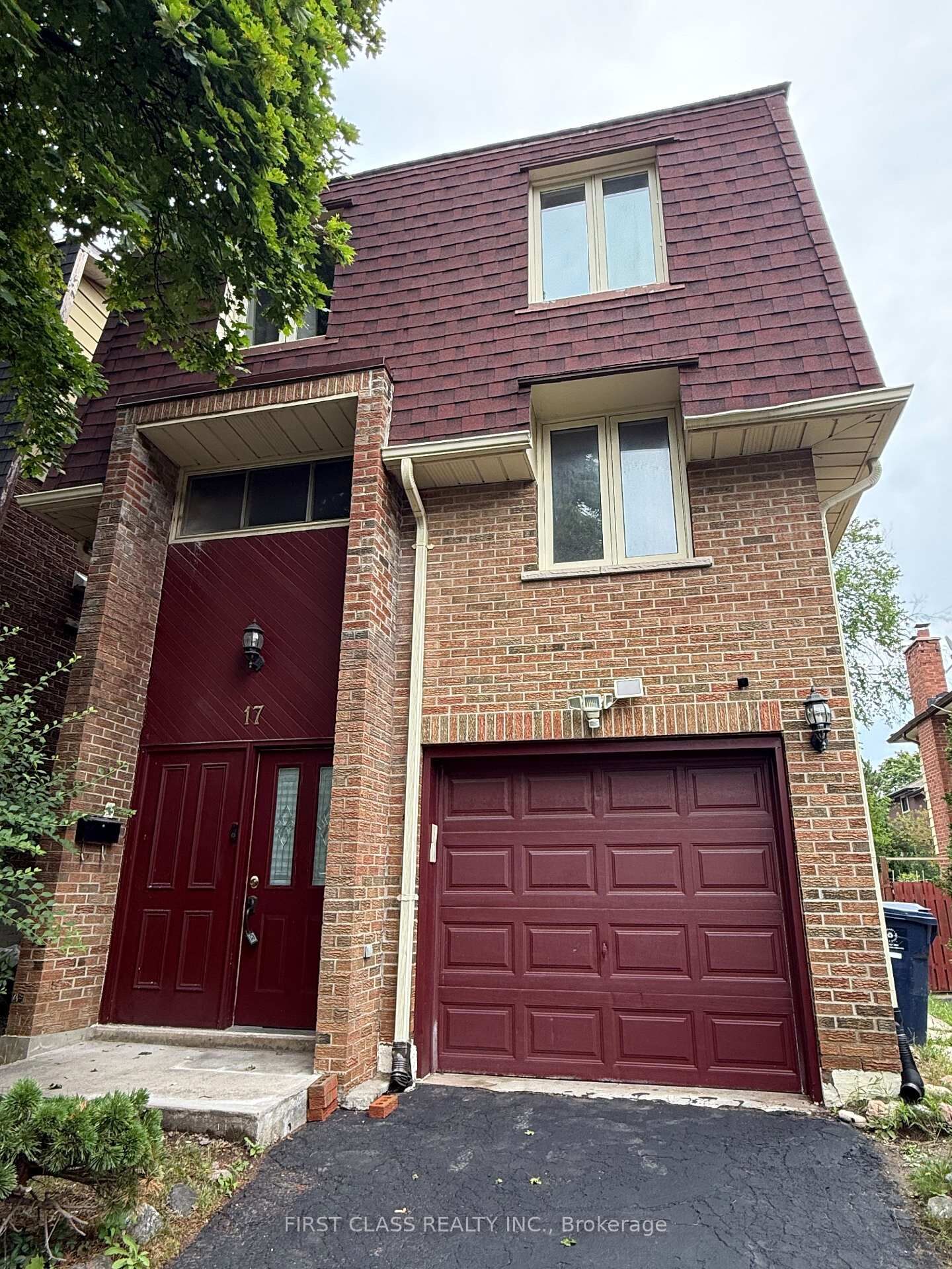 Property Photo: 17 Harnworth Drive ON M2H 3C1