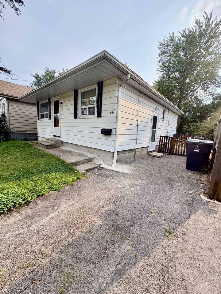 Property Photo:  74 Vanbrugh Avenue  ON M1N 3T2 