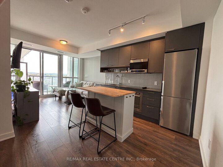 Property Photo:  3005 Pine Glen Road 501  ON L6M 5P5 