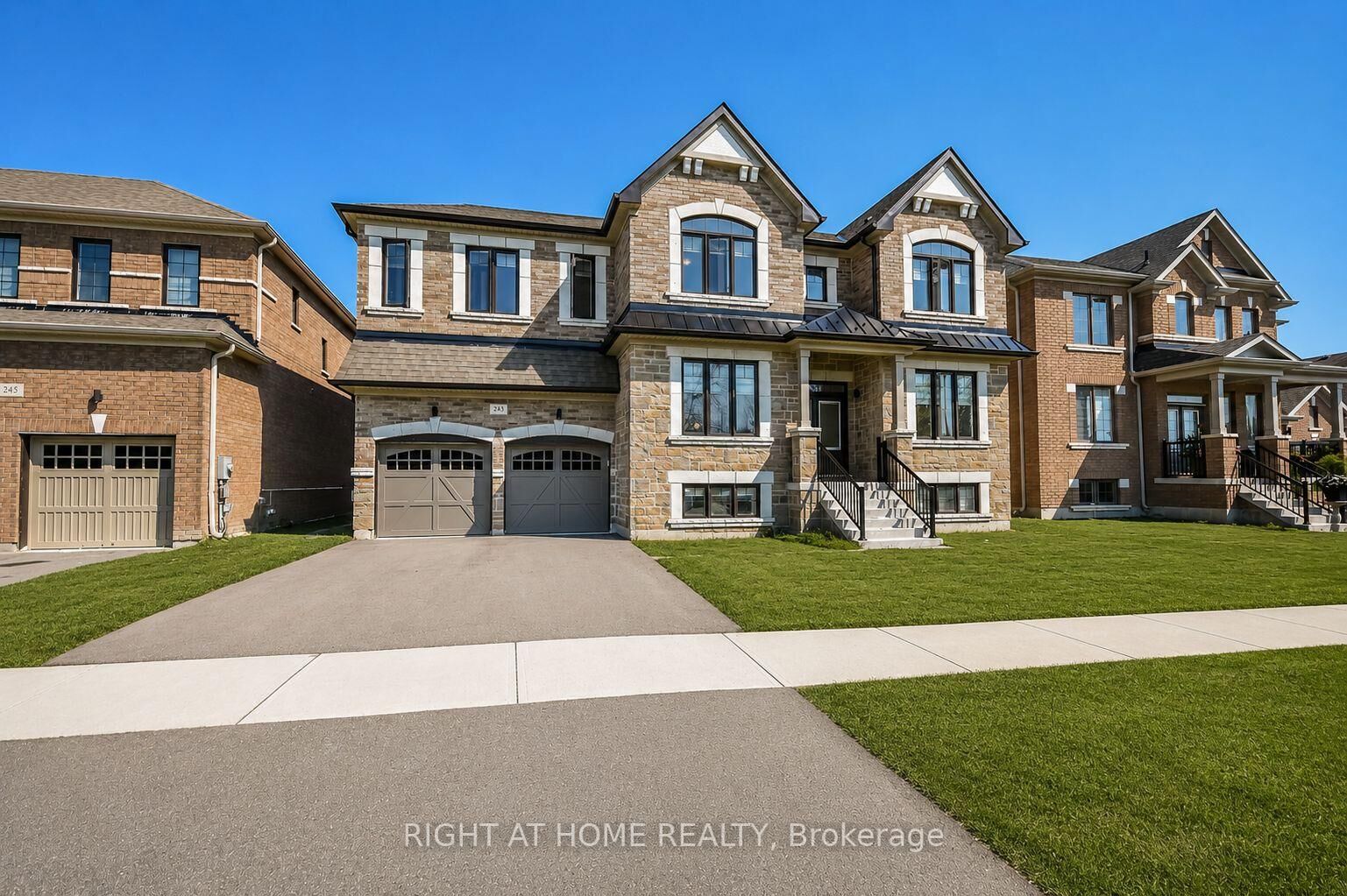 Property Photo: 243 Centre Street ON L0M 1S0